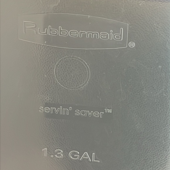 Bundle 2 Rubbermaid Servin Savers- EC SFH - Picture 8 of 9